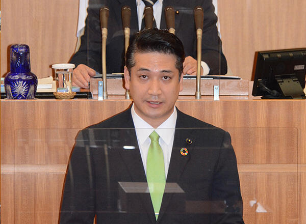 小泉県議が第３５２回定例県議会で一般質問に登壇　これからの教育のあり方などについて県の姿勢をただす