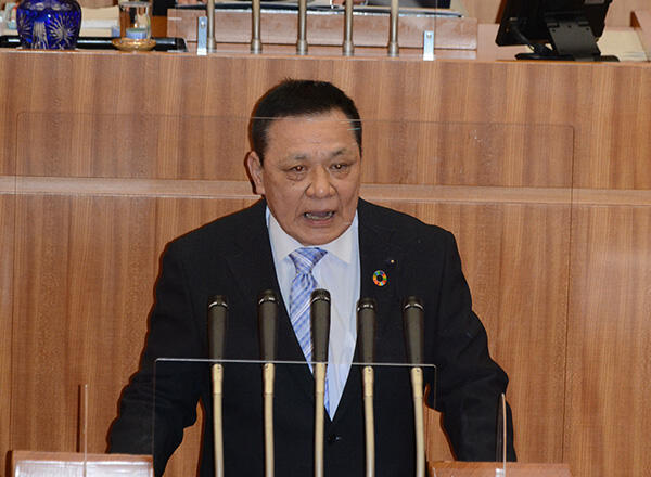 しの木県議が第３５３回定例県議会で一般質問に登壇　長期ビジョンの位置づけなどについて県の考えをただす