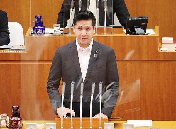 第３５８回定例県議会で小泉県議が一般質問に登壇　ヤングケアラー支援など幅広い分野から県の姿勢をただす