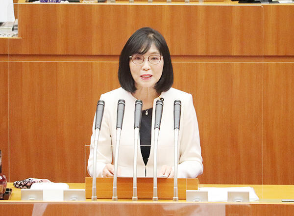 竹尾県議が第３５９回定例県議会で代表質問に登壇　中小企業への支援策など喫緊の課題について質問