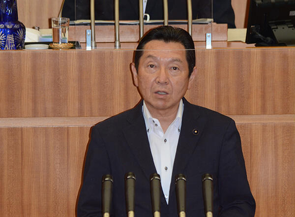 岸本県議が第３５５回定例県議会で代表質問に登壇　齋藤知事の県政運営の基本姿勢などをただす